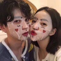 你偶尔无关痛痒的问候也让我着迷 ?... 我喜欢你，喜欢到好想