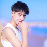 希望以后有个人以后艰难险阻都陪着你 为... 好想穿你的伴娘装。