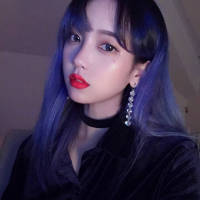 她的蓝发