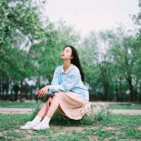 世界上好多事情都是假的 但我爱你和你爱我... 当初不过一首情诗的宽