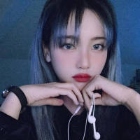 她的蓝发