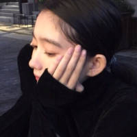《神的双手·女图》 活得累是因为心里装了
