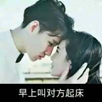 我也想有个人监督我告诉我什么适合什么不... 独走夜雨的街头，只有