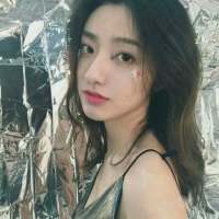 你是我的意中人. 因心中想你，便会轻声