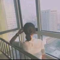 愿有人陪你颠沛流离 是该把忧郁的眉头解开