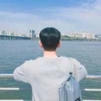 林莜。 时间是条暗淡的河吞噬
