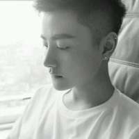 怜取眼前人 慢慢的忍受着你给的伤