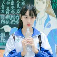 一梦两三年 匆匆又夏天 对你的期望都落空，所