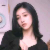 趁你还年轻去绿你想绿的人 两个人各怀心事相拥在