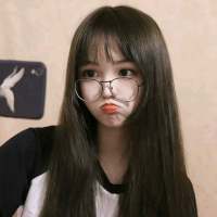 趁你还年轻去绿你想绿的人 两个人各怀心事相拥在