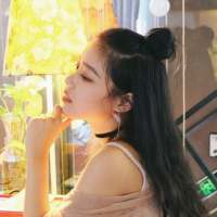 你那么爱笑却还是抵不过内心的四处荒芜 一生落魄，最爱自己。