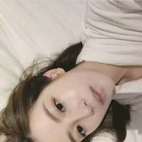 时光不能再倒流,而我也不会再回头. 隔着人群远远看到你，