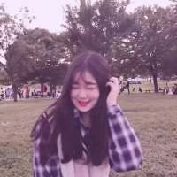 甜甜的少女心头像. 我们只是在一个安稳的