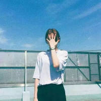眼泪终究汇不成海洋  人总要自己学会成长 我还喜欢你，一如既往