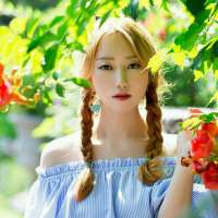 美少女情怀 别以为钻进人群你就不