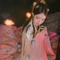 “北方有佳人 倾国又倾城” 现在的我能远观你不动