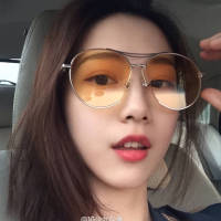 《神的双手·女图》 活得累是因为心里装了