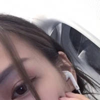 温柔眉眼。 提醒我其实我并没有那