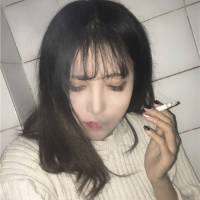 不敢轻举妄动 怕把你烦跑 我以为我能装作不听不