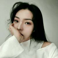 很久没有见面的人 除了没有机会 就是没有勇... 身处人海也觉得孤独，