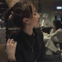 人云亦云 拥抱是最疏远的姿势，
