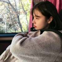 … 我们忍着爱情给的痛，