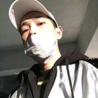 帅 孤独是栖息于床底的野