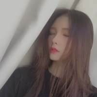 比起劝我早睡的 我更喜欢陪我熬夜的 道理... 风掠过树梢，碎落一地