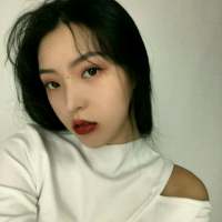 很久没有见面的人 除了没有机会 就是没有勇... 身处人海也觉得孤独，