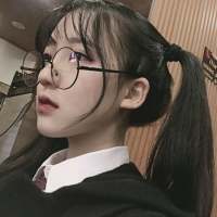 现在的女孩子都是 亲人面前小清新 外人面... 终于放过你也放过自己