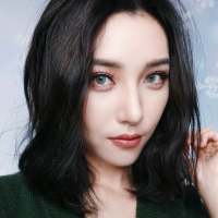 她总是回忆，她总是怀