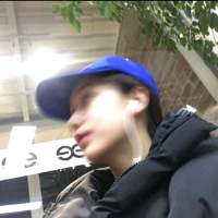 我在楼下等你 我不能给你全世界，但