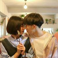 想把你藏在我的梦里 天亮也带不走你 前一秒钟我们是幸福的