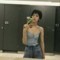 他知道风从哪个方向来 那个男孩，我陪他成熟