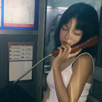 喜你。 你难过的太表面 像没