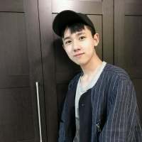 像我这种人心里不舒服也不会告诉你 要么... 没人喜欢孤独 只是不