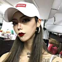 洛