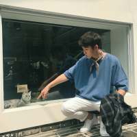像我这种人心里不舒服也不会告诉你 要么... 没人喜欢孤独 只是不