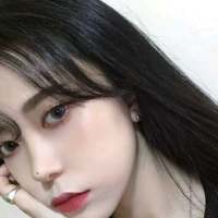 谁还记得第一个让自己喜欢到疯掉的人 如果让你在LOL和我