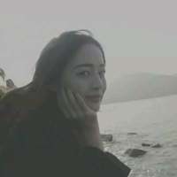 一波闺蜜头像. 别在灯红酒绿中谈着感
