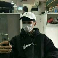 逢人只说三分话，不可全抛一片心 我没有抗拒吹来的风