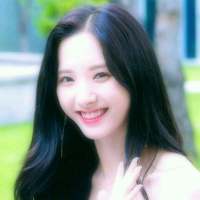 无人伴我看黄昏无人与我把酒温 不开心的时候就想把脸