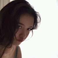 … 我们忍着爱情给的痛，