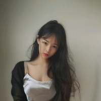 一个在逃避一个在施压。 我总不能跑到你面前，