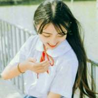 无人伴我看黄昏无人与我把酒温 不开心的时候就想把脸