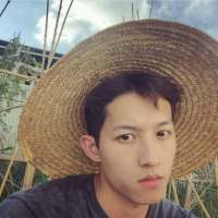 “我其实并不讨厌狗我只是讨厌像狗的人和像... 留不住的东西，用脚踹