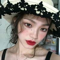 黑车等你 她是他胸口的朱砂痣。