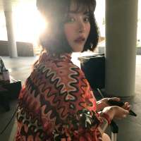 山远始为容 心里可以孤独，但骨子