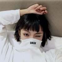 我们都看不见风，所以让往事随风。 小女子不才，没能让公
