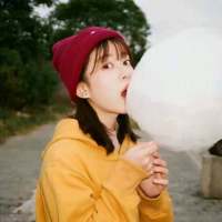除了相爱爱与被爱都是伤害 笑一笑，继续抱着你。